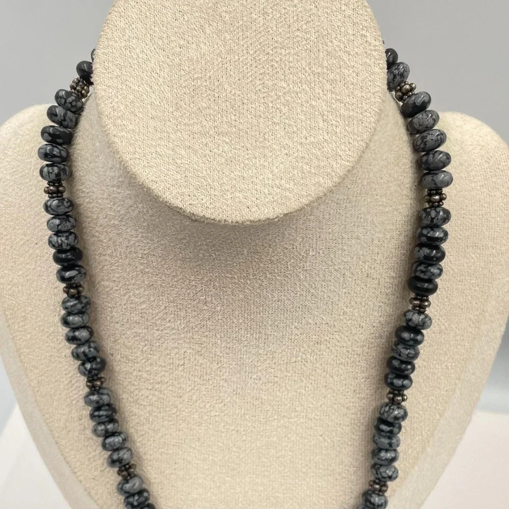 Vintage Snowflake Obsidian Necklace Women 16" Black Grey Excellent Beaded Toggle - Picture 2 of 9